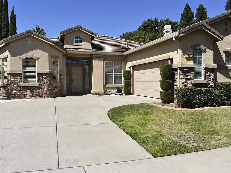 42 Penelope Ct — Photo 1