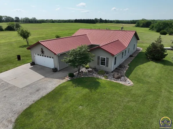 9435 130th St, Oskaloosa, KS 66088