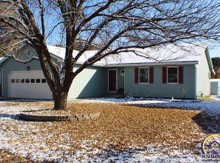 2842 SW Arvonia Pl, Topeka, KS 66614