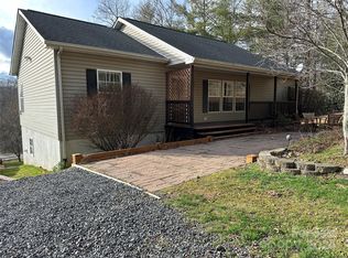2763 Jackson Town Rd, Spruce Pine, NC 28777