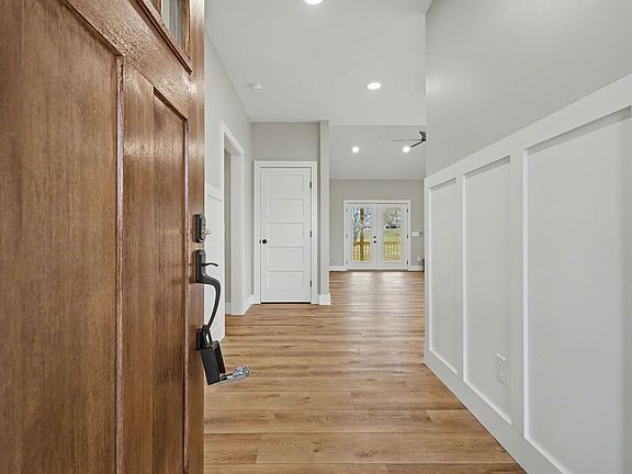 4th image of 142 Stanton Ave