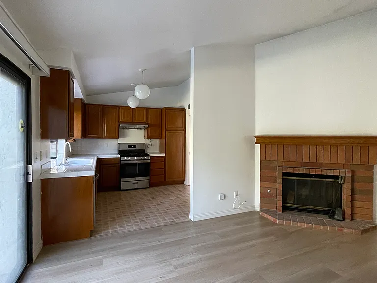 1214 Vassar Ln — Photo 13