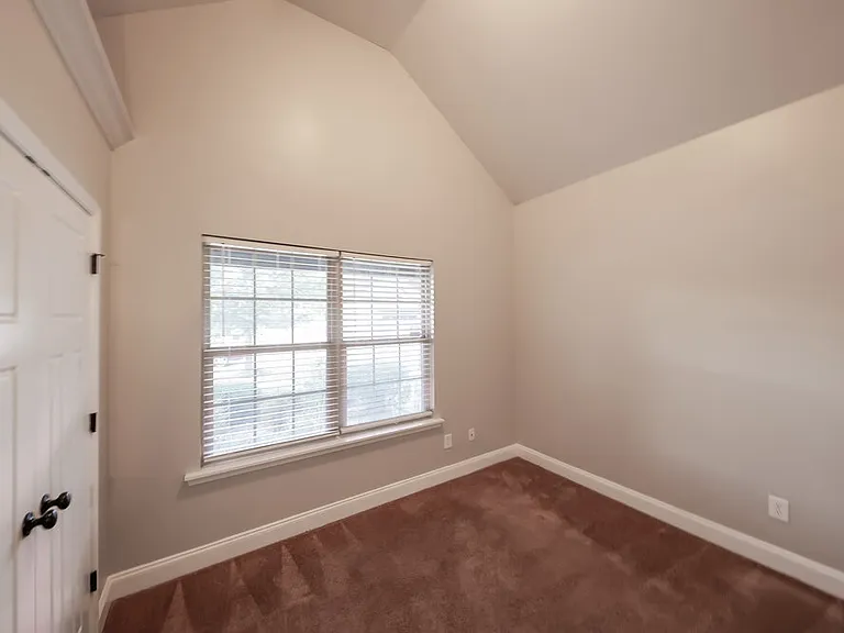 141 Stonebriar Dr — Photo 17