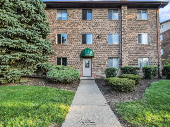 2421 Spring St APT 4504, Woodridge, IL 60517