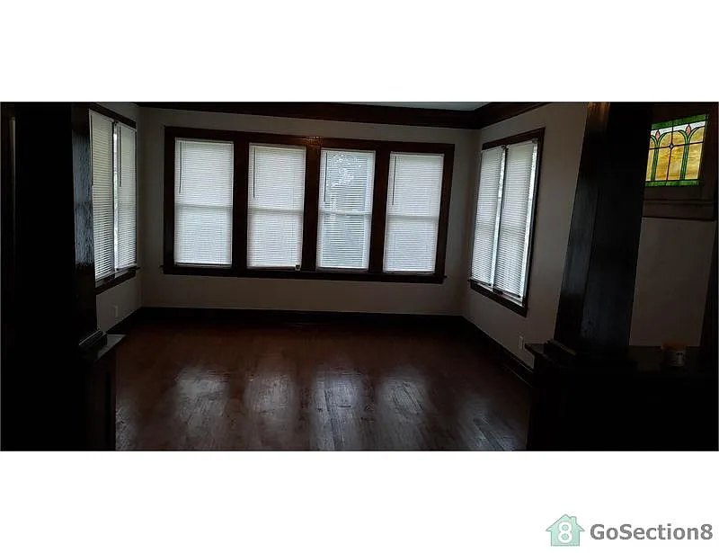 12242 S Green St photo 1