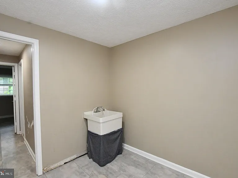 350 Copperfield Ln — Photo 14