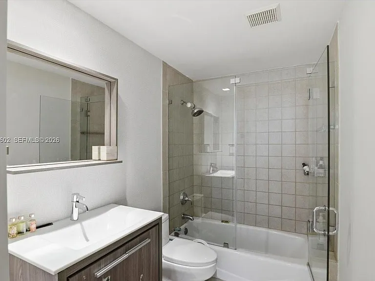 801 Brickell Key Blvd #409 — Photo 28