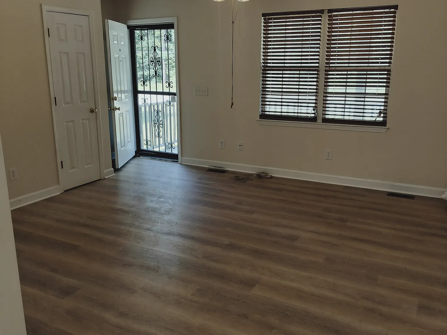 2 bed, 1152 sqft, $1,600 — Photo 2
