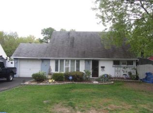 22 Violet Rd, Levittown, PA 19057