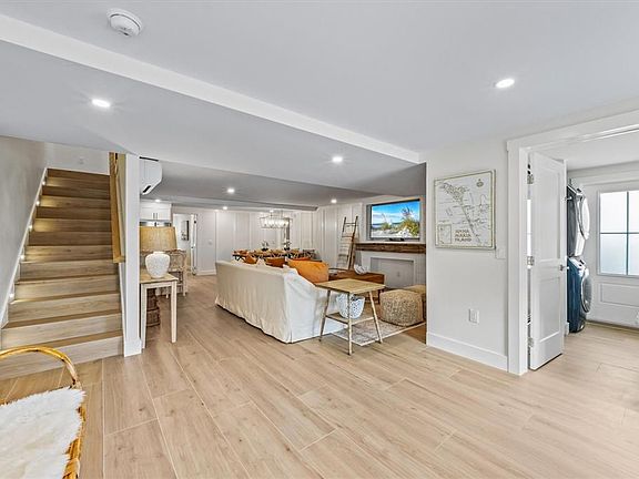 4th image of 112 Cedar Ave