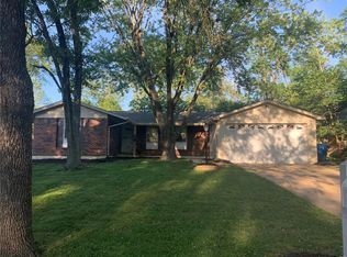 241 Rendina Ln, Ballwin, MO 63011