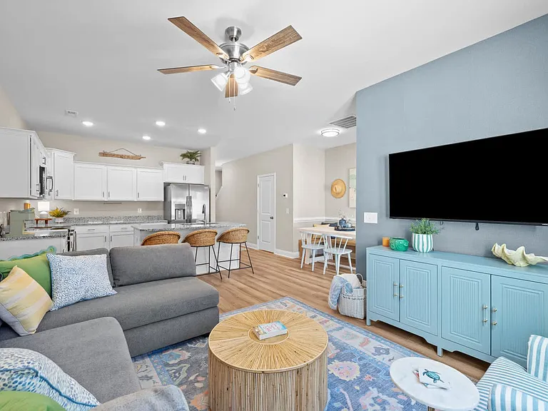 172 Coastline Cir — Photo 13