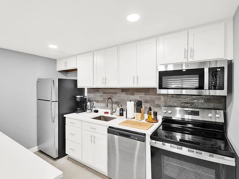 Heathmore Villas Apartments — Photo 23