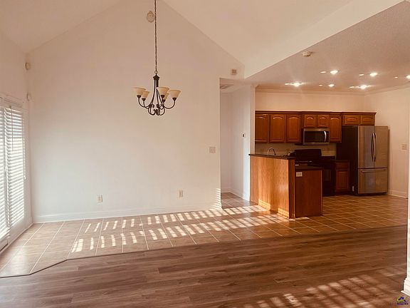 5th image of 604 Stirling Bridge Dr