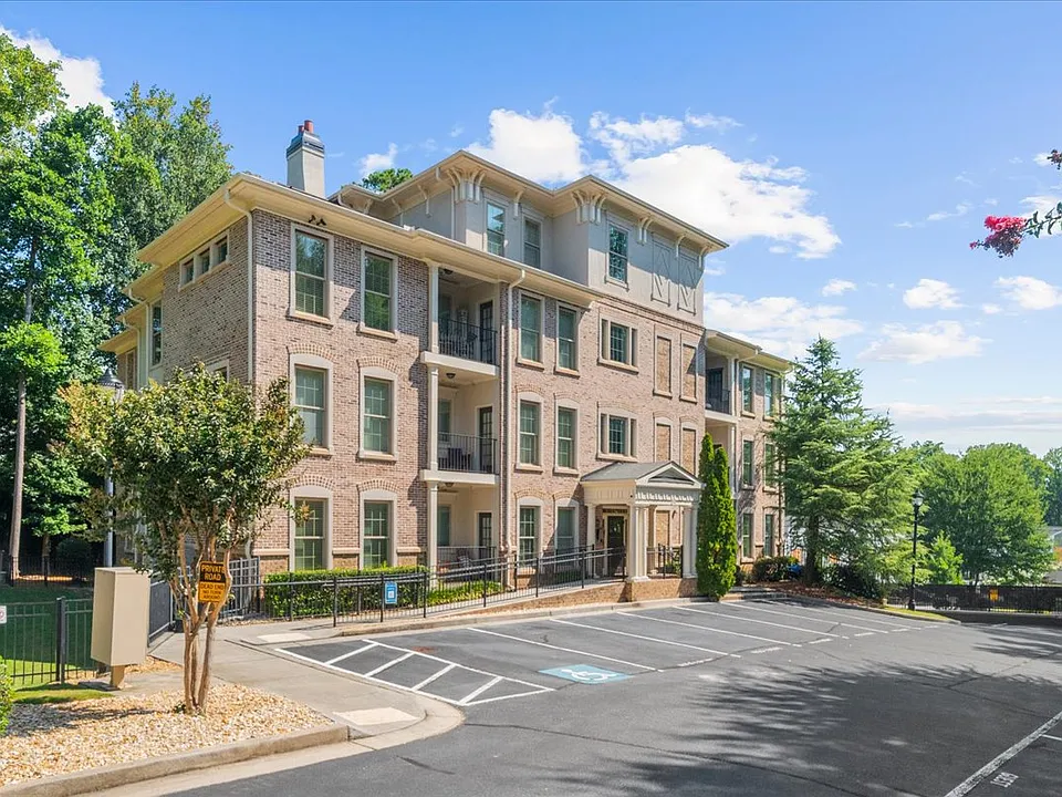 2360 Logan Cir #102