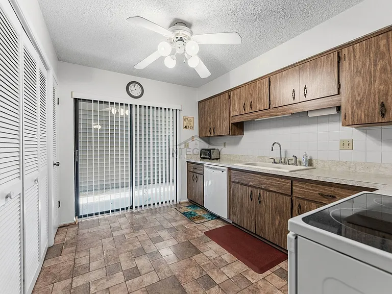 8305 Sandwedge Cir #A — Photo 12