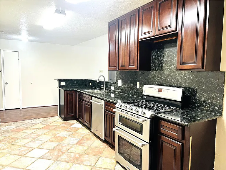8239 Squires Place Dr — Photo 8