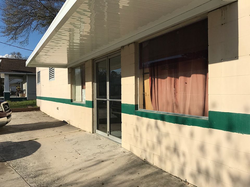 Front Entrance w/plenty of parking