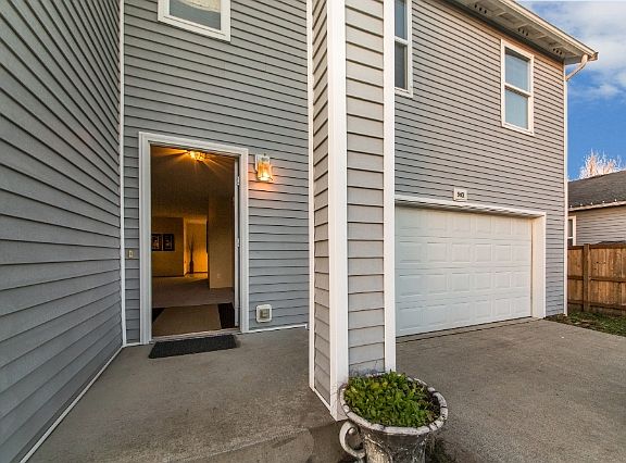2nd image of 9401 149th St E