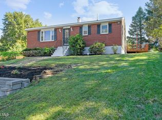 74 Tollgate Rd, Averill Park, NY 12018
