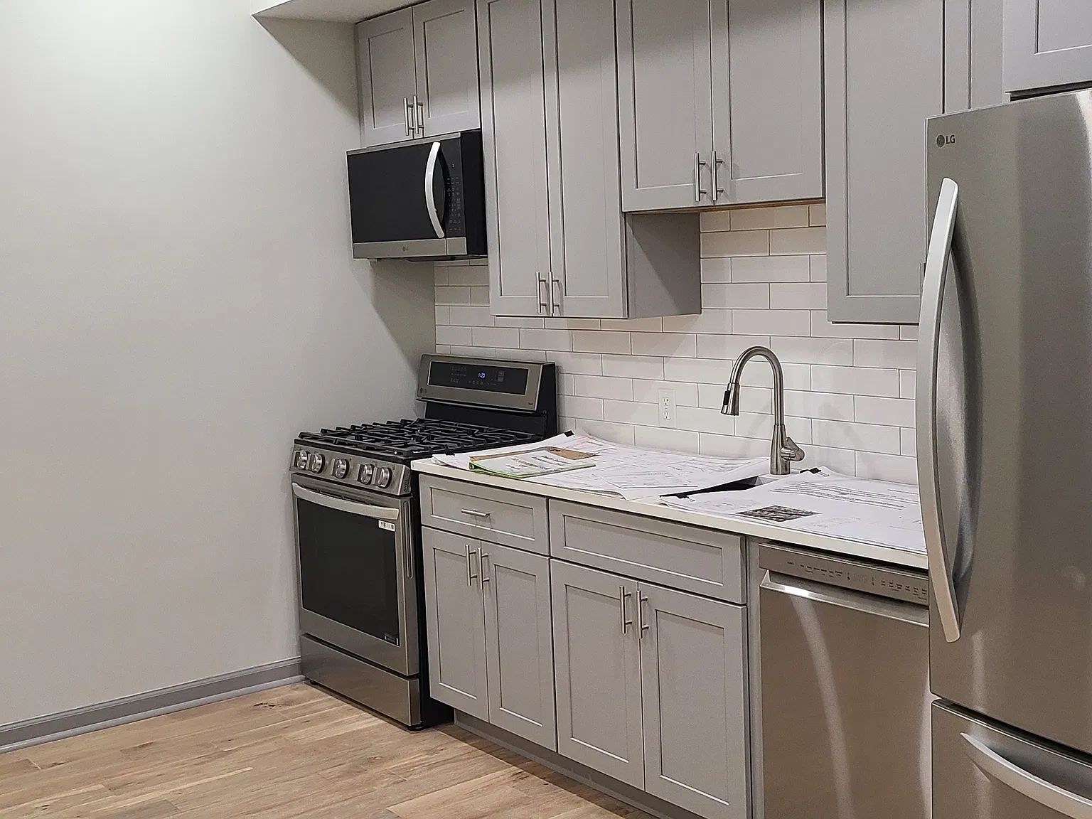 1 bed, 520 sqft, $2,100 — Photo 2