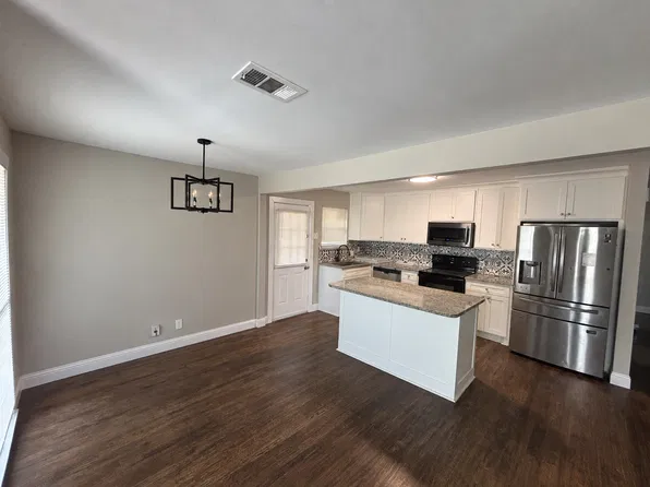 627 Hill St #A, Grand Prairie, TX 75050