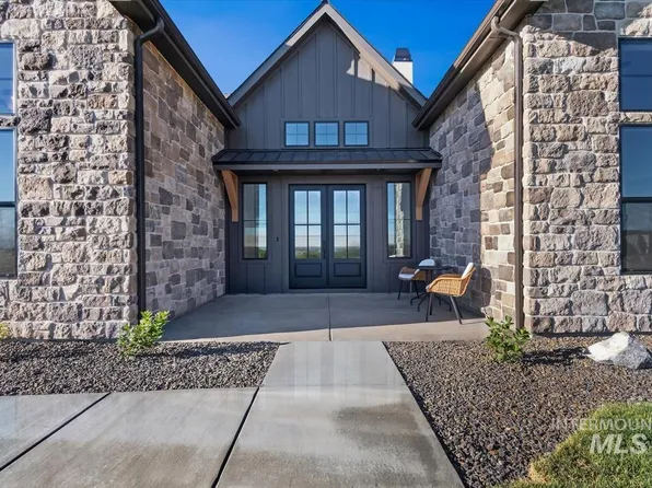 1026 N 63rd St, Nampa, ID 83687