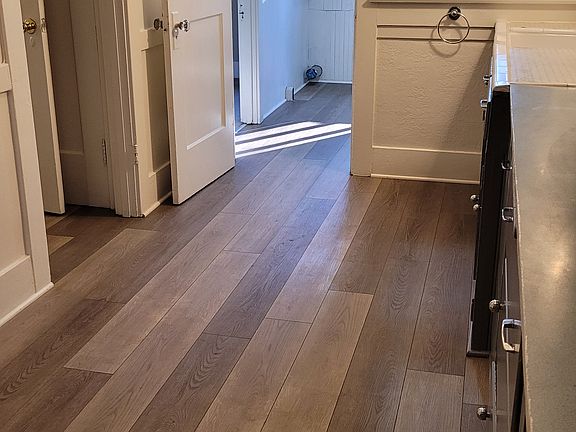5th image of 2818 I St
