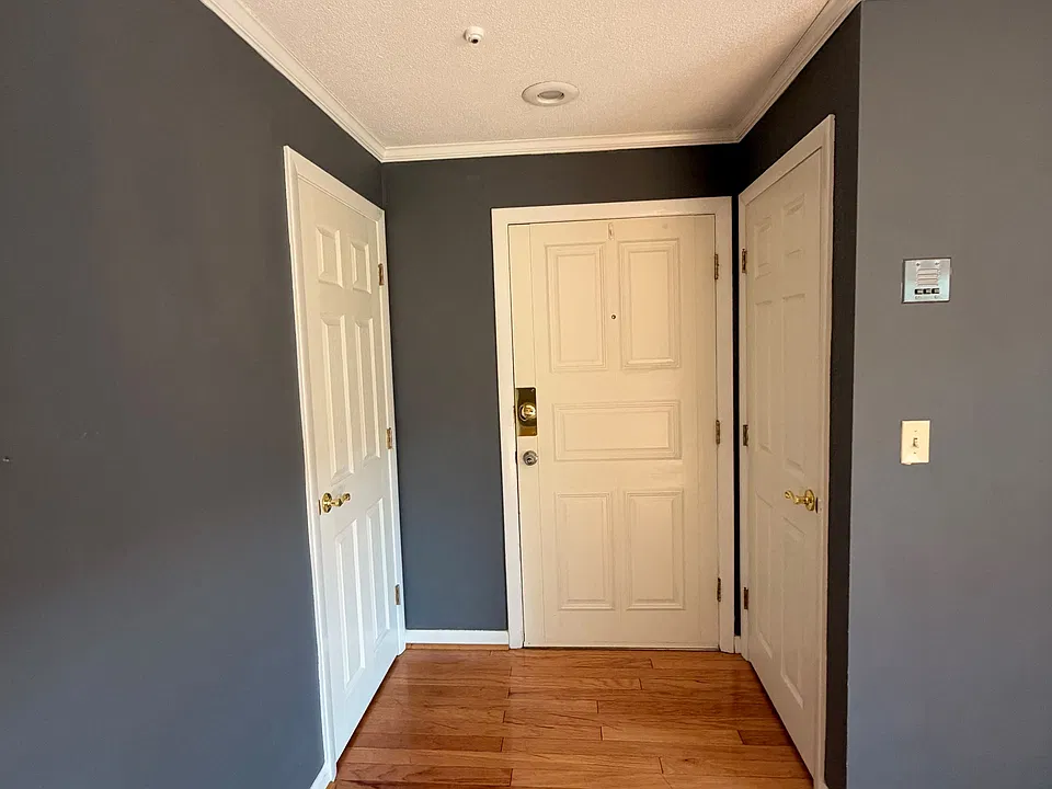 Hall way to the front door