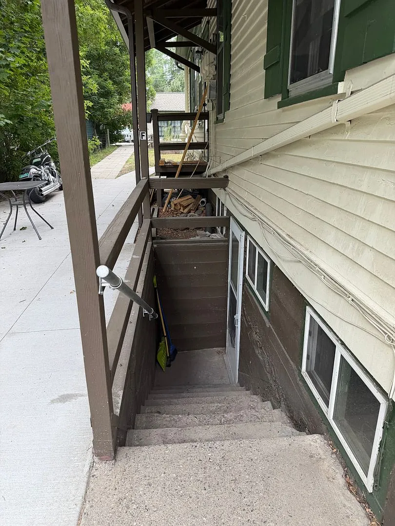 506 West Babcock — Photo 2