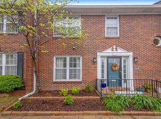 518 Cambridge Place Dr, Little Rock, AR 72227