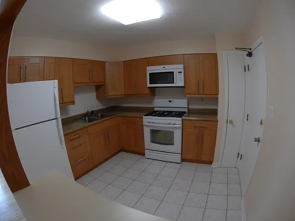 8904 Jody Ln APT 2E, Des Plaines, IL 60016