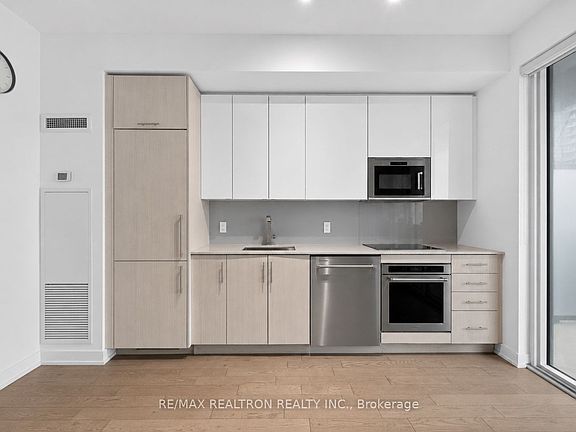 4th image of 330 Richmond St W #2203