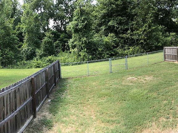 4th image of 172 Sandalwood Cir