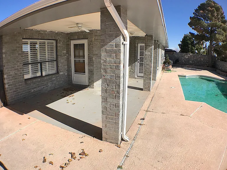 1996 Gus Moran St — Photo 22