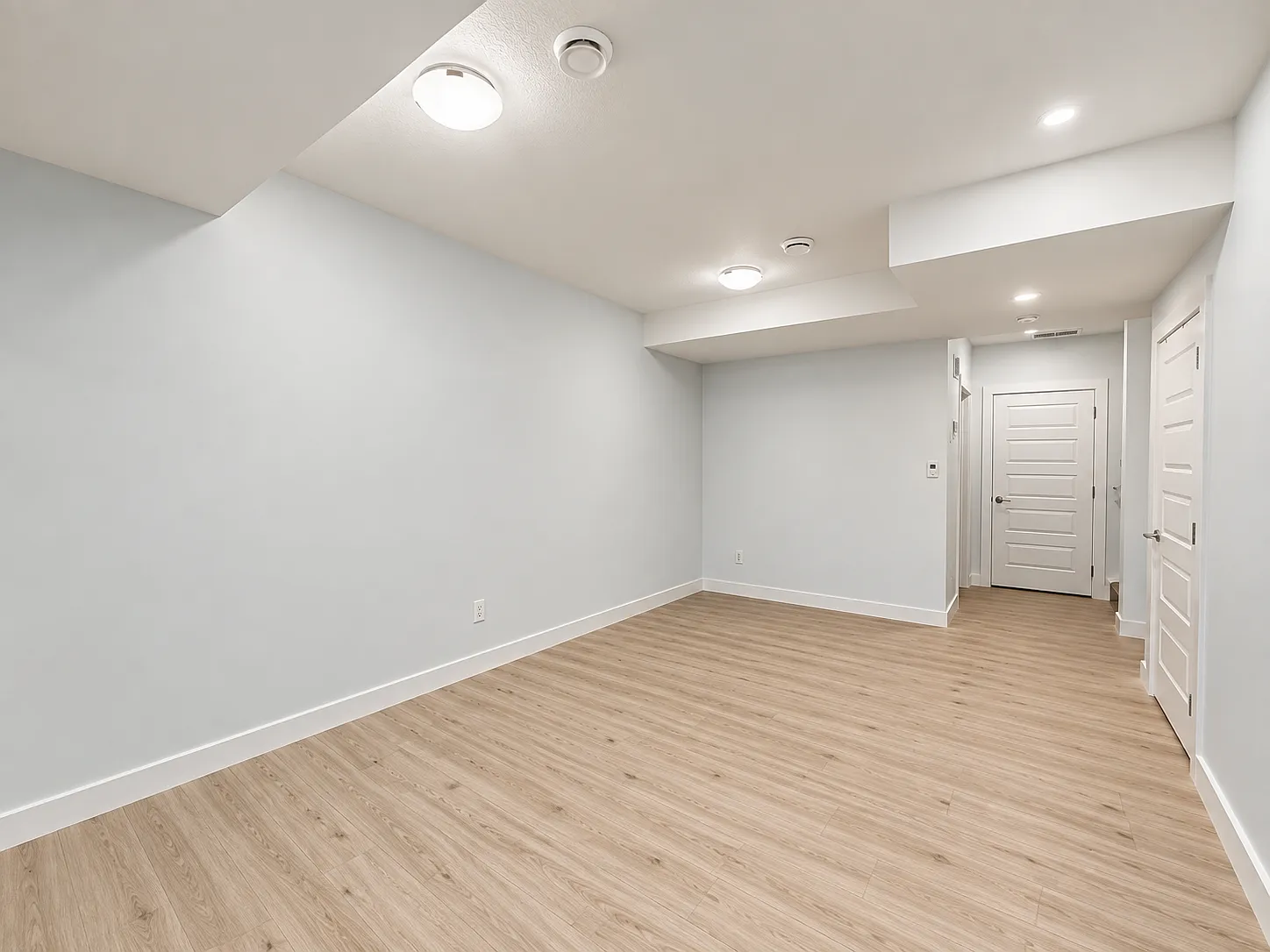 1 Bed 1 Bath Suite For Rent In Keswick Edmonton — Photo 3