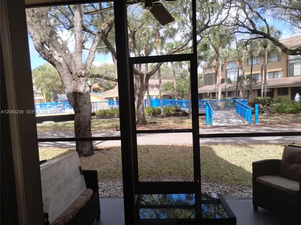 15509 Miami Lakeway N APT 102, Hialeah, FL 33014
