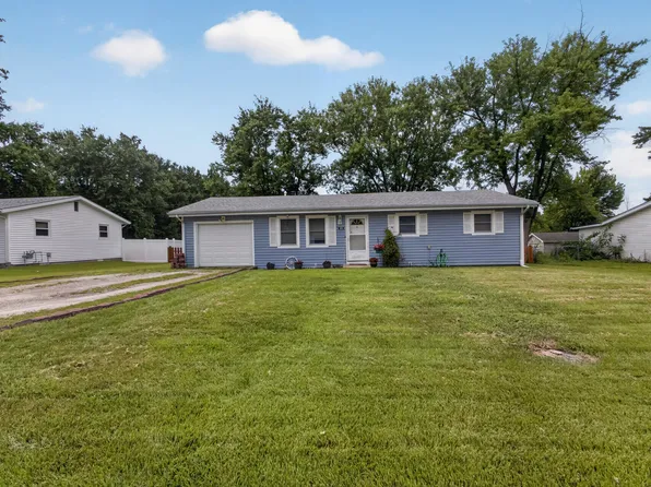 406 Meadow Ln, Hallsville, MO 65255