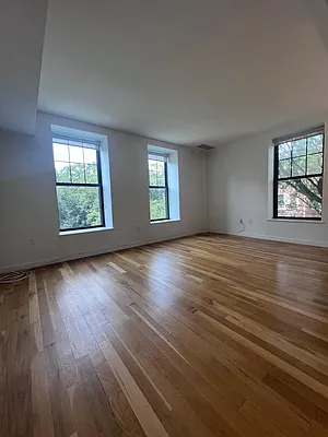 Rented by MLB ESTATES LLC | media 4