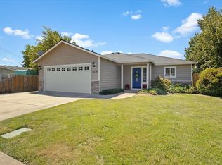 1630 Medart Ln, Grants Pass, OR 97527