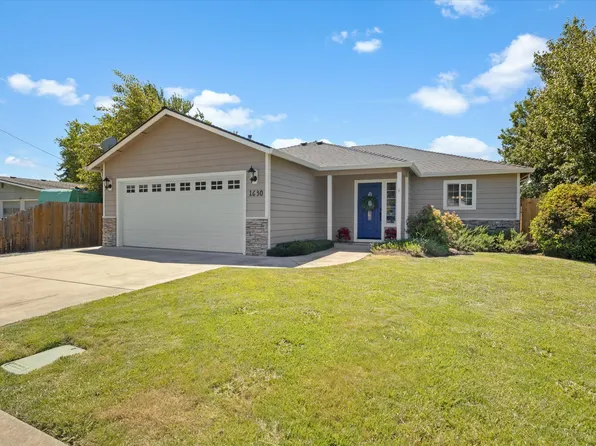 1630 Medart Ln, Grants Pass, OR 97527