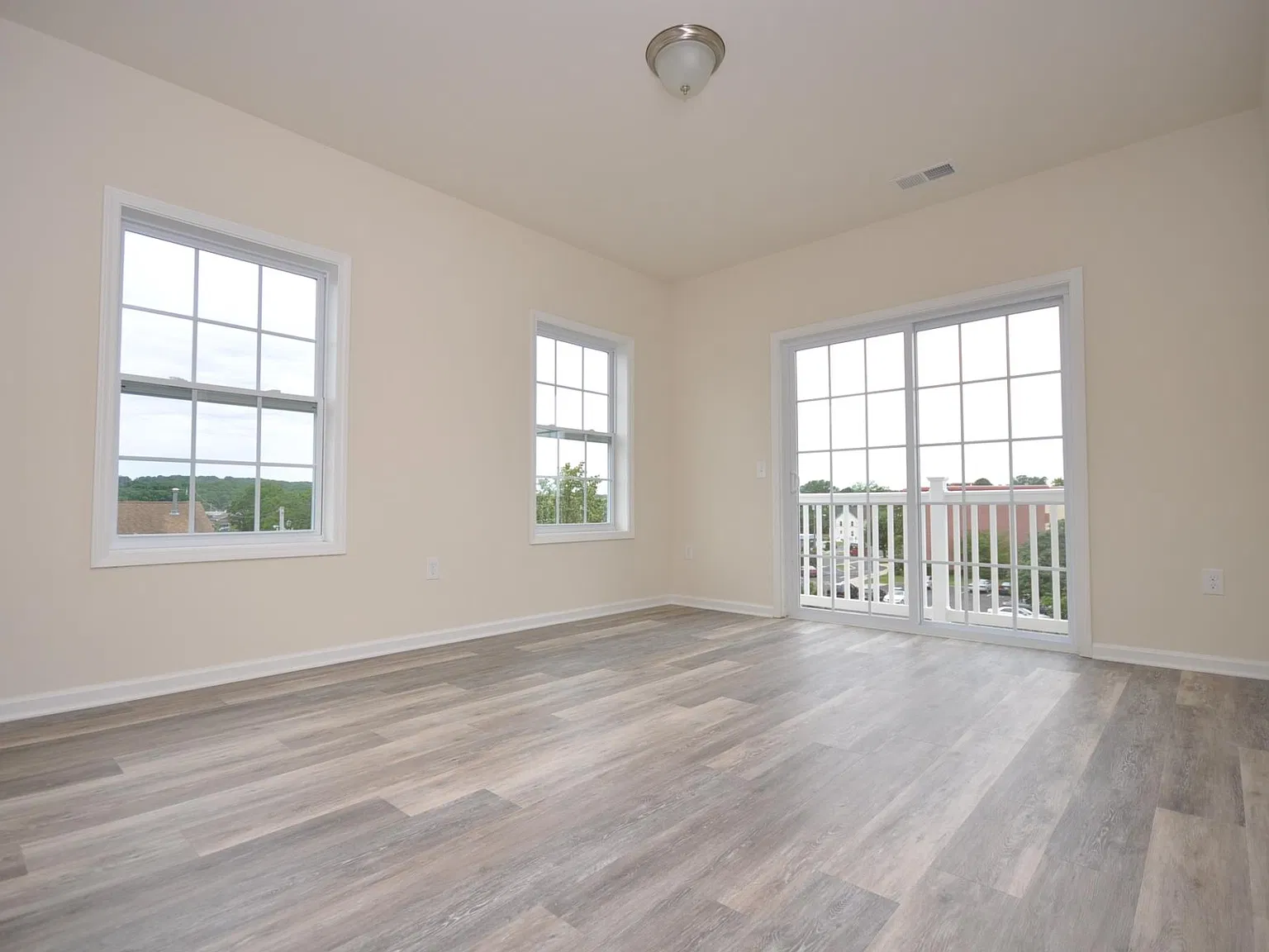 2 bed, $3,450 — Photo 4