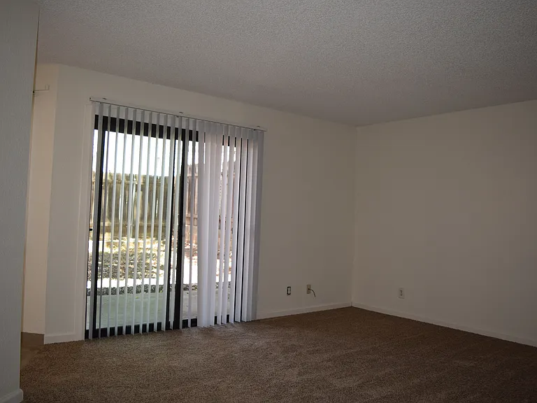 210 W Vermont Ave #107 — Photo 4