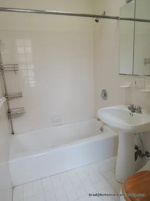 Rented by Bohemia Realty Group | media 8