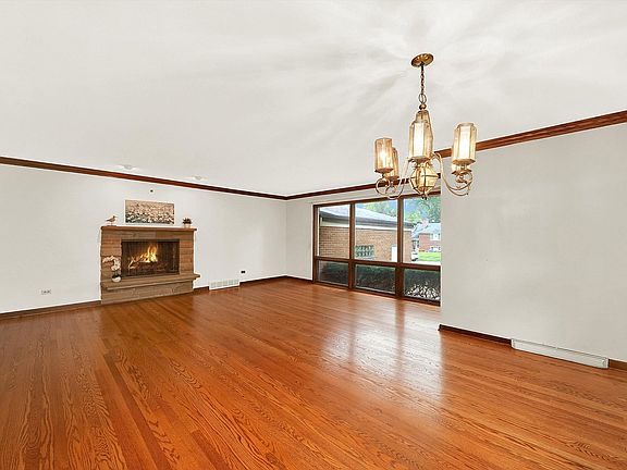 5th image of 314 Malden Ave