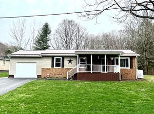 222 Stadium Dr, Rupert, WV 25984