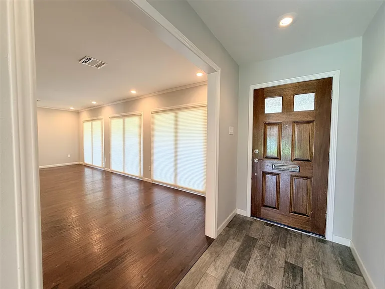 5019 Yarwell Dr — Photo 7