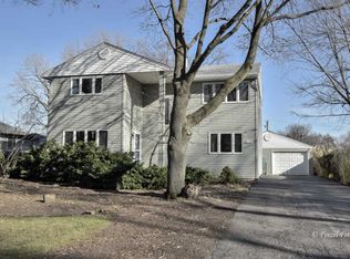 2110 Swan Ln, Rolling Meadows, IL 60008