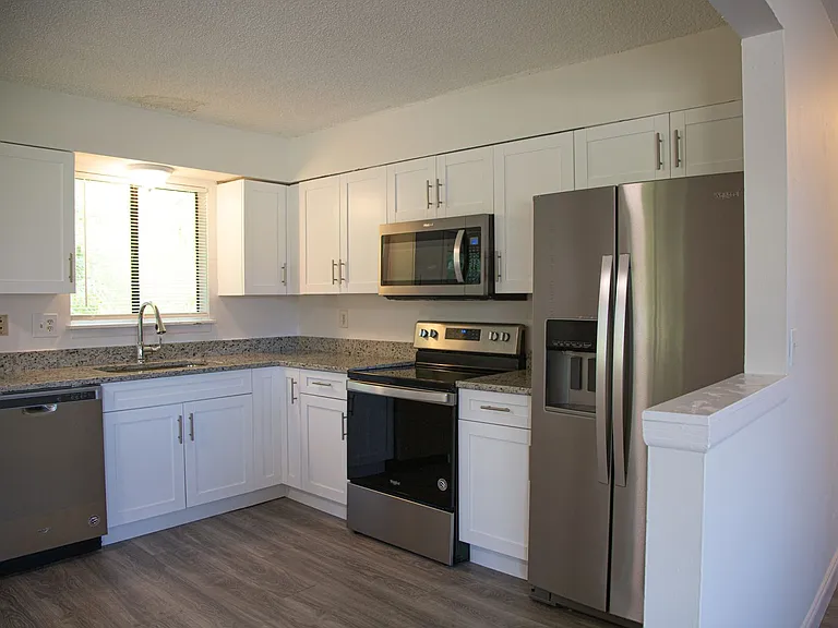 2445 Thomasson Dr — Photo 38