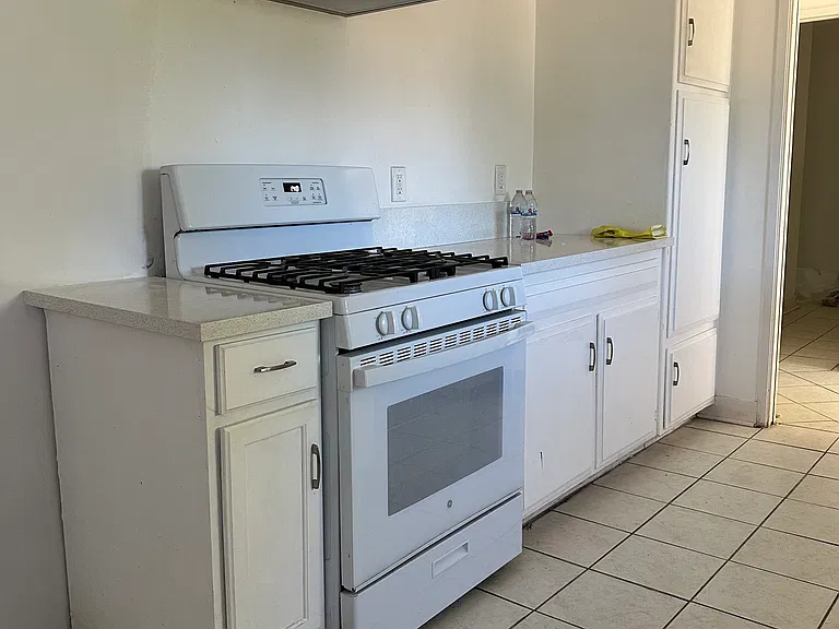 22406 Miramot Rd — Photo 18